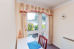 DINING AREA- click for photo gallery